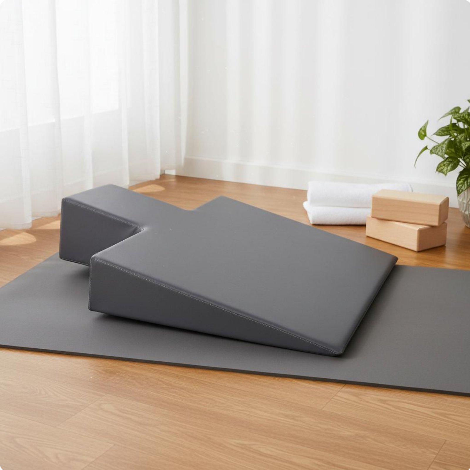 Maternity Support Cushion Dens - огляд і ціна Pilates & Yoga Unleashed Studio Tuckahoe