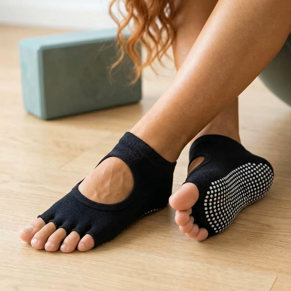 Backless Five Toe Yoga Socks O - огляд і ціна Pilates And Yoga Studio