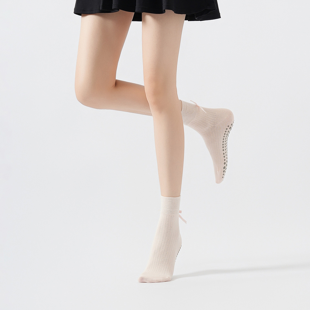 Cute Bowknot Yoga Socks Girls  - огляд і ціна Pilates & Yoga Unleashed Studio Tuckahoe